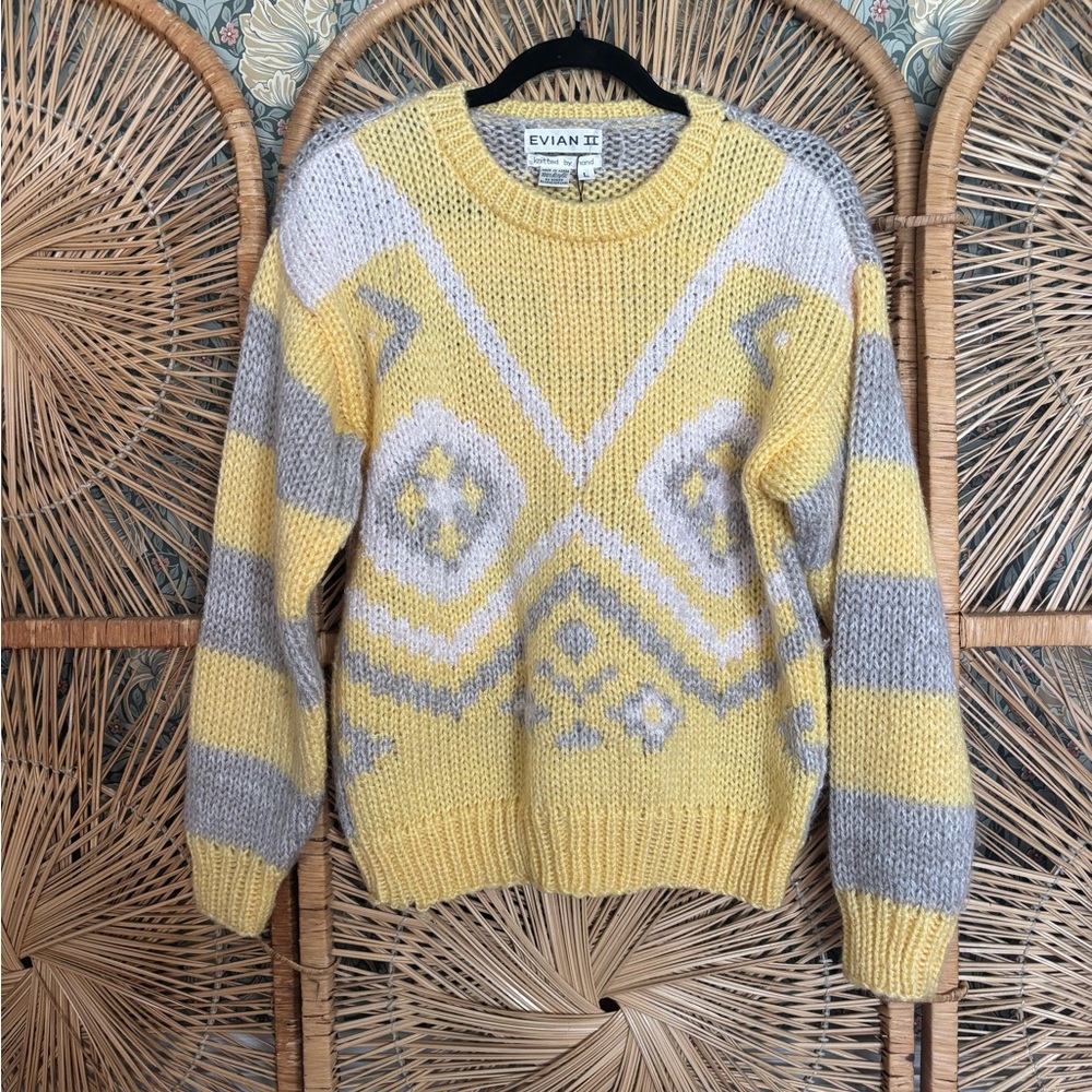 Vintage 1990s handknit sweater Yellow Gray Patterned Crewneck Sweater